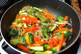 Vegetales Salteados con Pollo